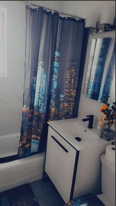 Townhouse Apartment In Oakland Gardens New York Extérieur photo